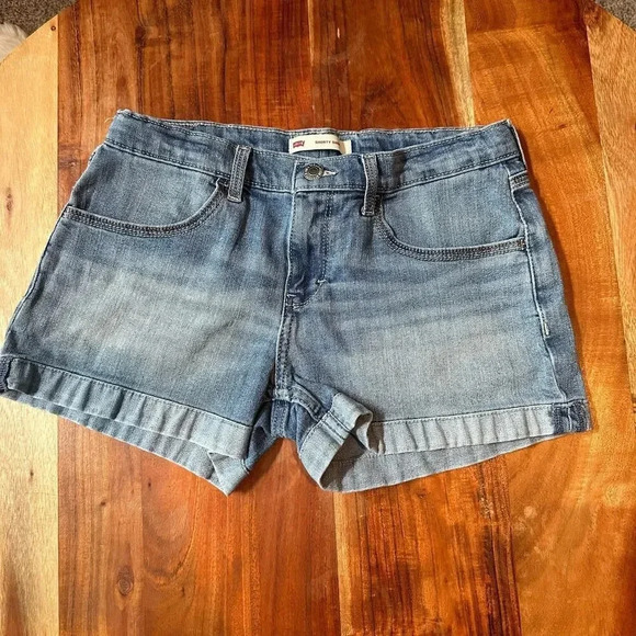 LEVIS Girls Size 16 Regular Folded 3"‎ Inseam - Picture 1 of 4